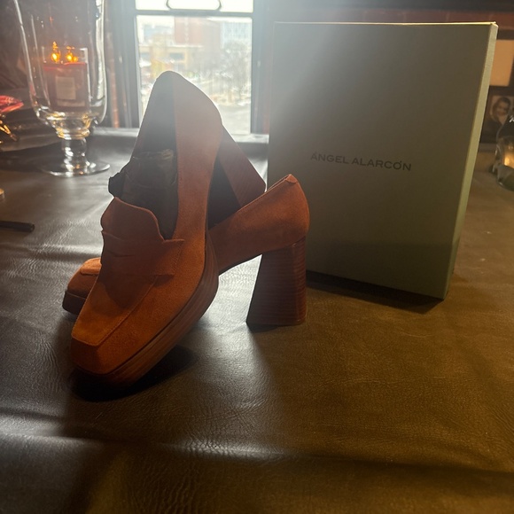 Ángel Alarcón Honey Suede Block Heel Loafers – Size EU 40 (US 9.5) - Picture 5 of 7